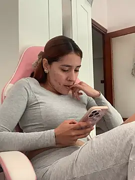 XXX chat uživo modela Alexa_Saez