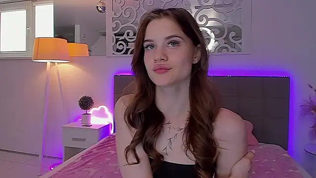 XXX chat uživo modela LuisaClover