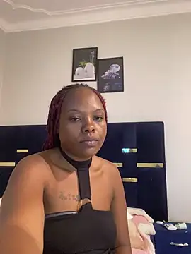 Dellah27 Adlı Modelin Canlı XXX Sohbeti