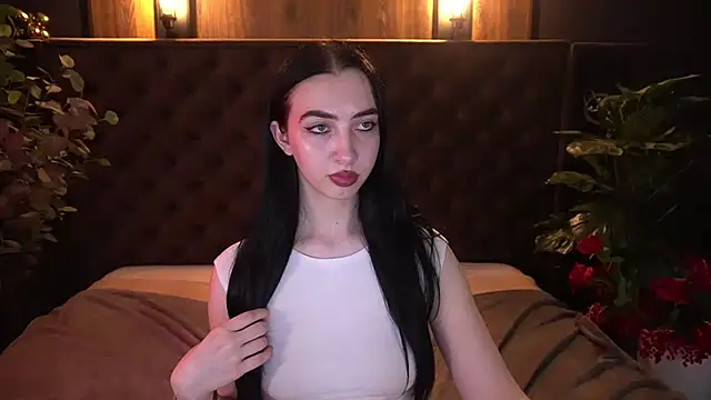 WildKittenX_'s Live XXX Chat