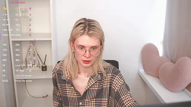CarleySuski's Live XXX Chat