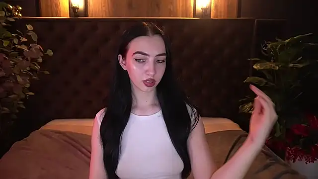 WildKittenX_ Adlı Modelin Canlı XXX Sohbeti