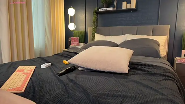 دردشة AdriaNochi الجنسية المباشرة