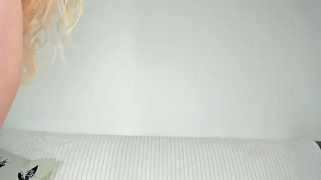 MiaMews Live XXX Chat