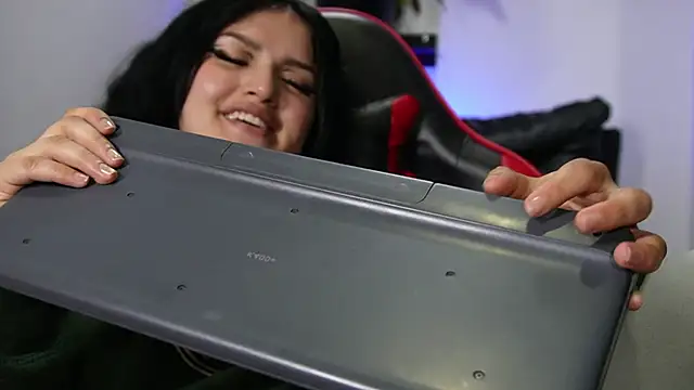 sari_belle Adlı Modelin Canlı XXX Sohbeti