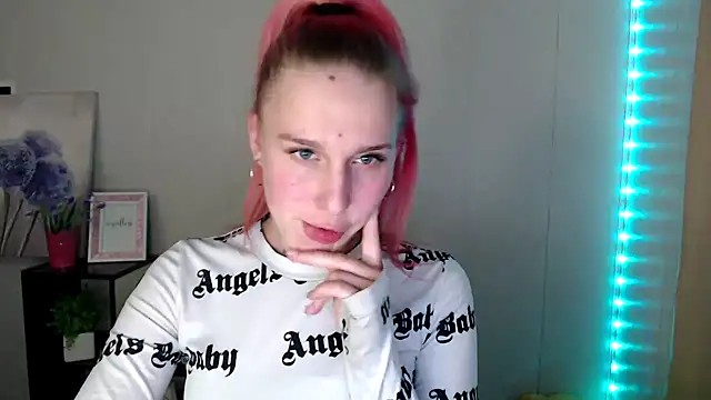 XXX chat uživo modela Scarlett_lil