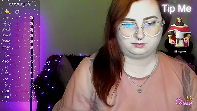 Chat +18 de Alicia_love00 ao vivo