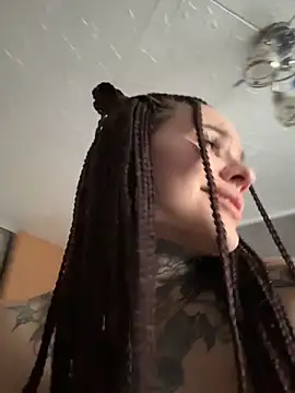 Chat +18 de KishaMur ao vivo