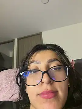 _QaraH's Live XXX Chat