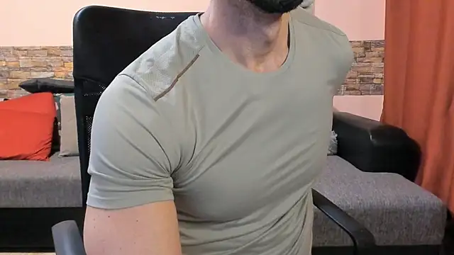 XXX chat uživo modela HotHunkTrainer