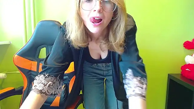 XXX chat uživo modela juicyPenny