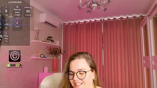 XXX chat uživo modela KellyKleine