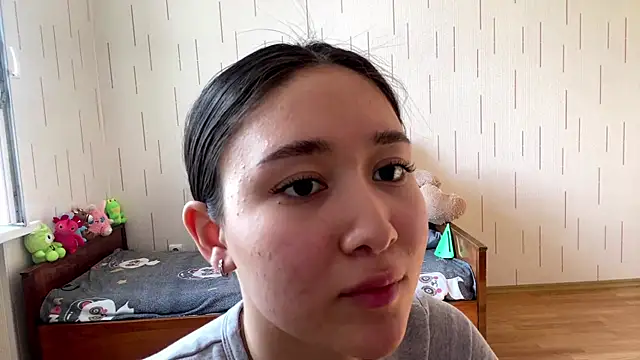 YourMiIa's Live XXX Chat