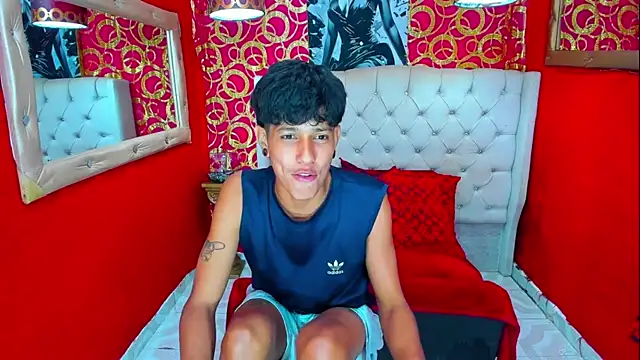 Show Webcam de straightyoungpein