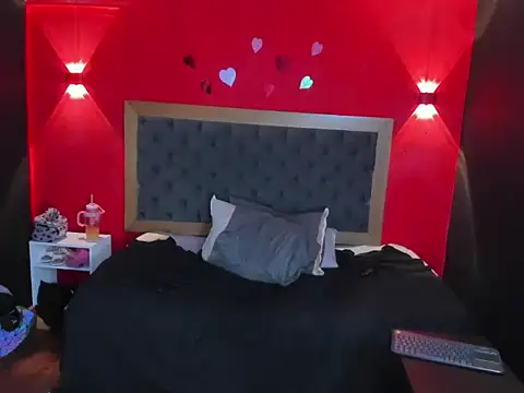 YayaHilton Chat XXX live