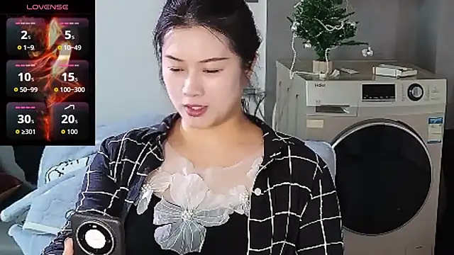 mo-mo-69 Live XXX-chat