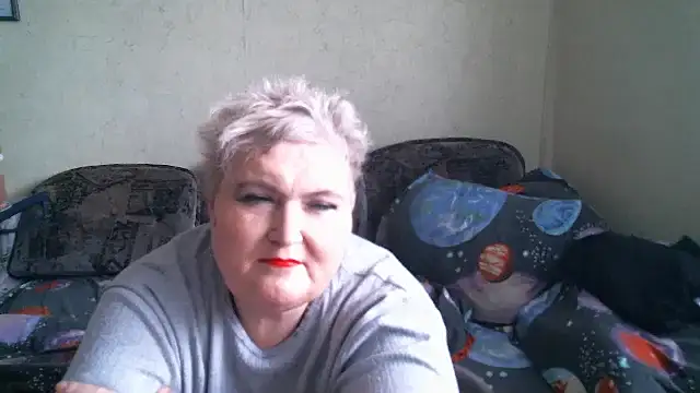 Lana555: онлайн-секс-чат