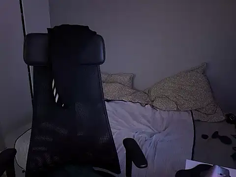 แชท XXX สดของ TacticalXXL7