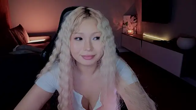 XXX chat uživo modela RileyMee