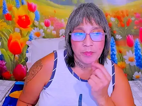 indianroxy élő XXX-chatje