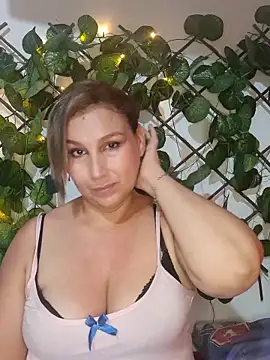 Chat XXX en directo de Maddy_Hot