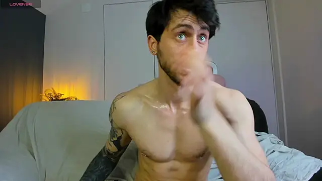 Oscar_Miller_'s Live XXX Chat