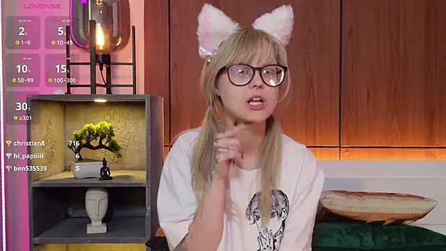 MoliQin's Live XXX Chat