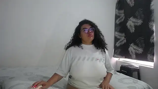 Chat +18 de mabigomez00 ao vivo