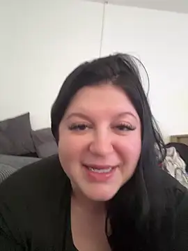 Curvybrunette1998's Webcam Show