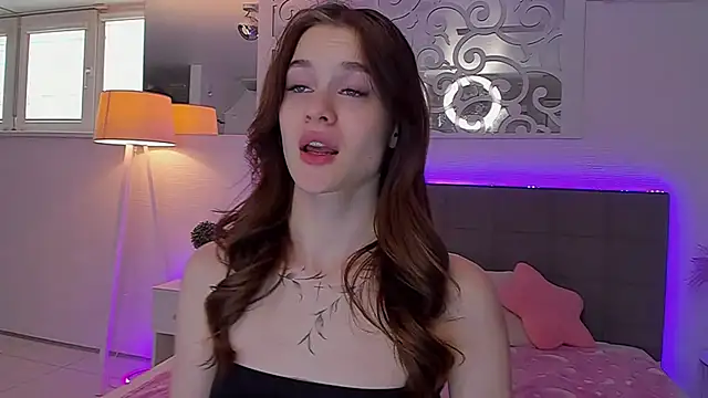 LuisaClover 即時 XXX 聊天