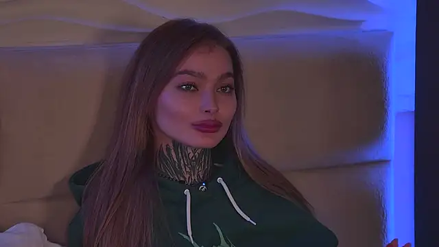 AriWild 现场XXX聊天