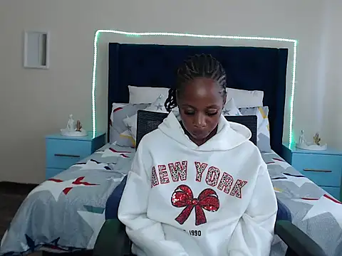 QUEENMANDYY Chat XXX in diretta