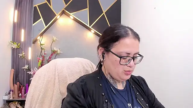 Chat +18 de brigittemiller ao vivo