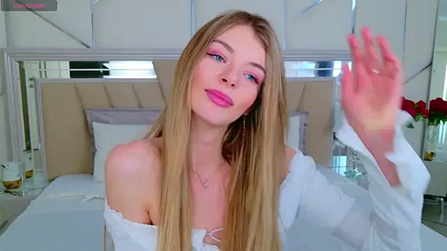 MeganMour Chat XXX live