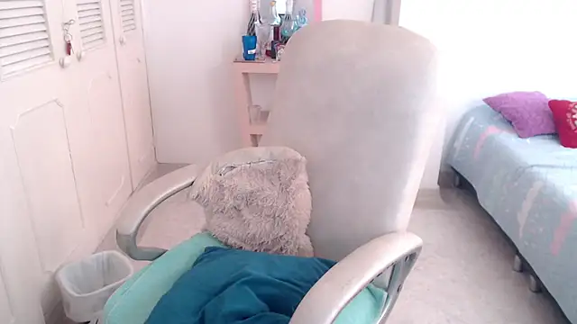 Chat +18 de leonela_69 ao vivo