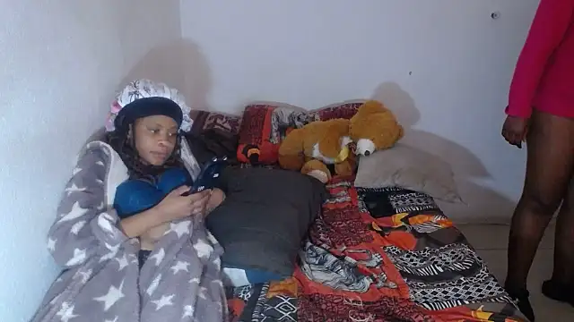 Pertunjukan Kamera Web EbonyEssence