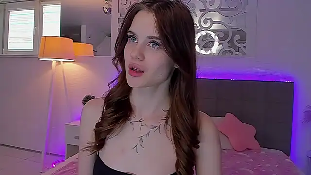 Chat +18 de LuisaClover ao vivo