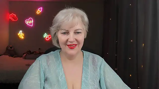 Mary-Leee: διαδικτυακό σόου στην κάμερα