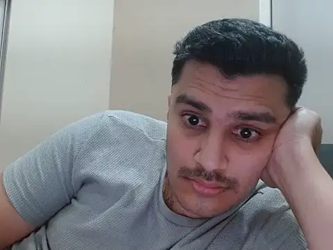 Show modela robintoit na web-kameri