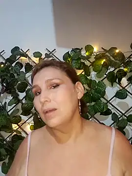 Chat +18 de Maddy_Hot ao vivo