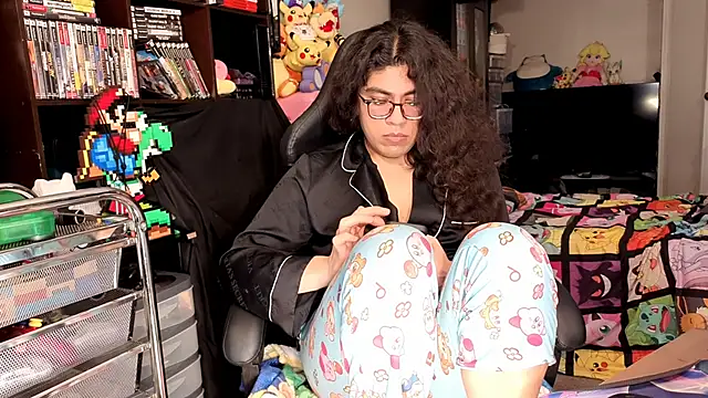 ShinyCherub: διαδικτυακό σόου στην κάμερα