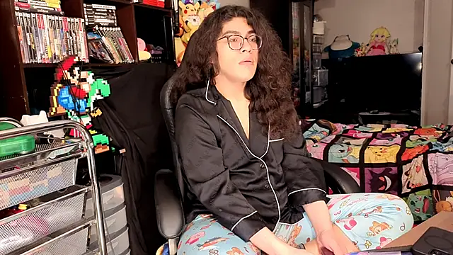 ShinyCherub: διαδικτυακό σόου στην κάμερα