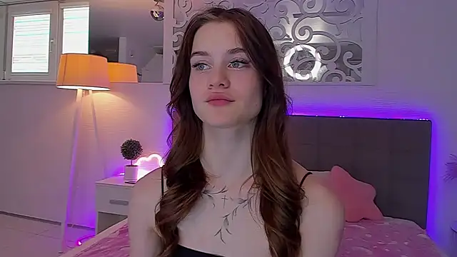 LuisaClover 即時 XXX 聊天