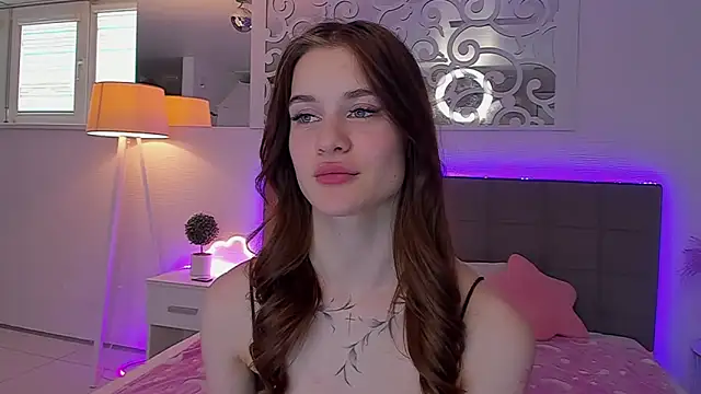 LuisaClover Chat XXX in diretta