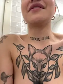 SaintSquirt 라이브 XXX 채팅