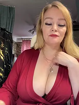 Sweet-blonde élő XXX-chatje