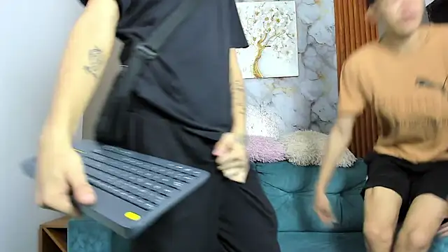 SKYN_MAN Live XXX Chat