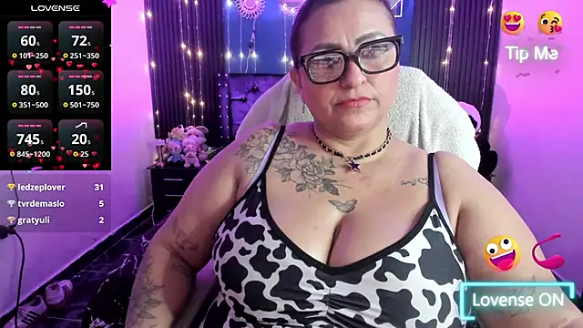 Ivonnee__ Live XXX Chat