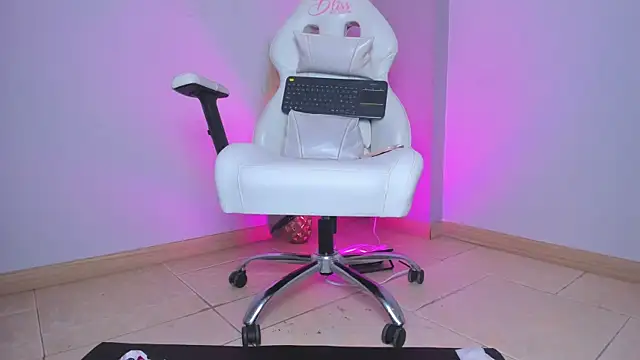 Chat +18 de stefy_bratz ao vivo