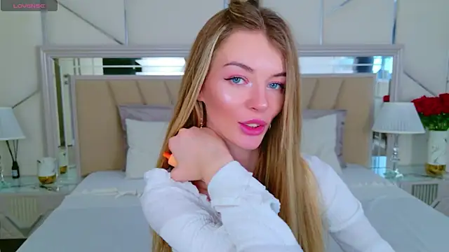 MeganMour's Live XXX Chat